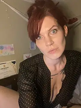 mzz lillypillxoxo online show from March 22, 1:44 am