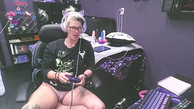 oddywithabody online show from February 19, 8:14 am