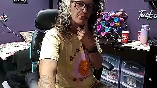 oddywithabody online show from September 13, 8:22 am