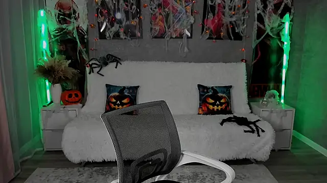 Snapshot of AnoraDark chatting on October 15, 12:13 am AnoraDark online show from October 15, 12:13 am