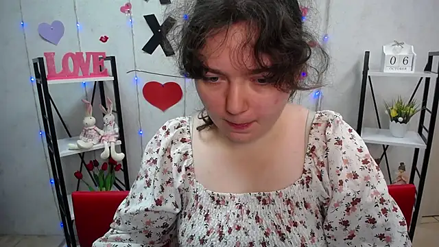 Snapshot of NeonilaLisova chatting on October 6, 9:04 am NeonilaLisova online show from October 6, 9:04 am