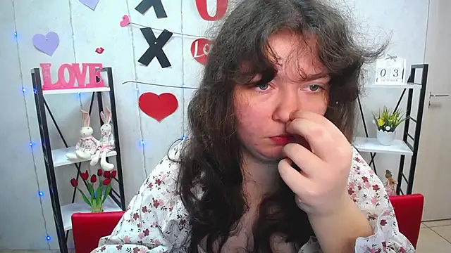 Snapshot of NeonilaLisova chatting on October 3, 5:45 am NeonilaLisova online show from October 3, 5:45 am