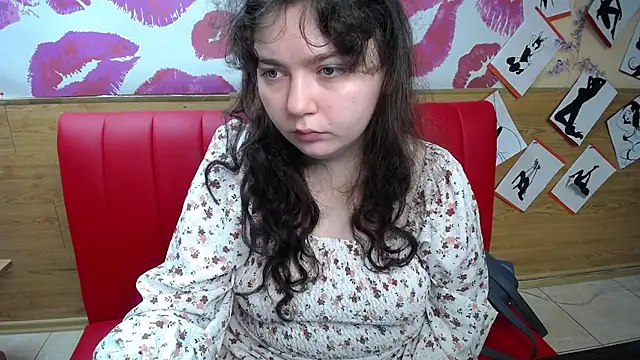 Snapshot of NeonilaLisova chatting on October 5, 5:56 am NeonilaLisova online show from October 5, 5:56 am