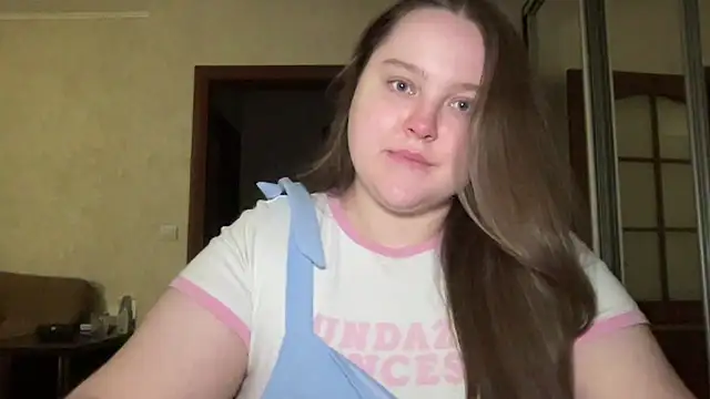 Snapshot of Alice898 chatting on October 2, 2:44 pm Alice898 online show from October 2, 2:44 pm
