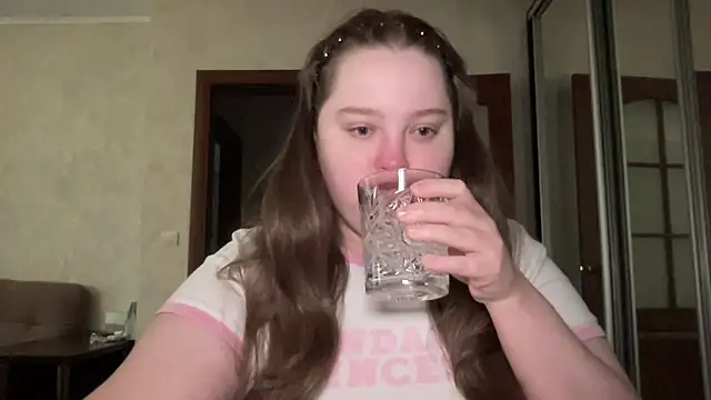 Snapshot of Alice898 chatting on September 24, 4:33 am Alice898 online show from September 24, 4:33 am