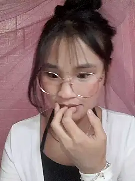 saronla 03 online show from February 13, 7:04 pm