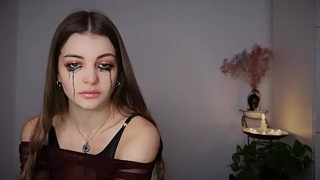 MayTease online show from October 31, 8:46 pm