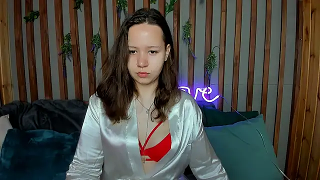 Laura Ellinss online show from September 13, 1:46 am