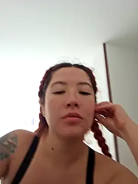 Snapshot of lunnaa_ chatting on October 8, 6:56 pm lunnaa online show from October 8, 6:56 pm