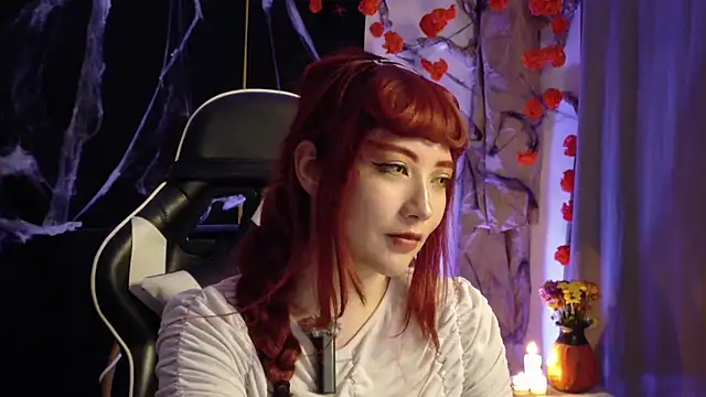 lunnaa  online show from October 29, 4:50 am