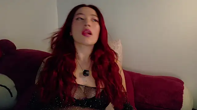 lunnaa  online show from March 30, 8:30 pm