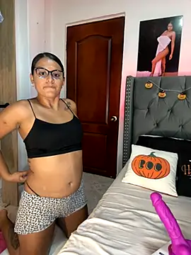 ema zoe online show from October 14, 11:51 pm