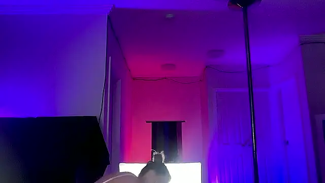 louiseberkeley online show from February 24, 1:49 am