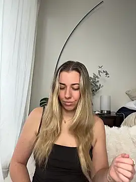 louiseberkeley online show from June 11, 2:11 am