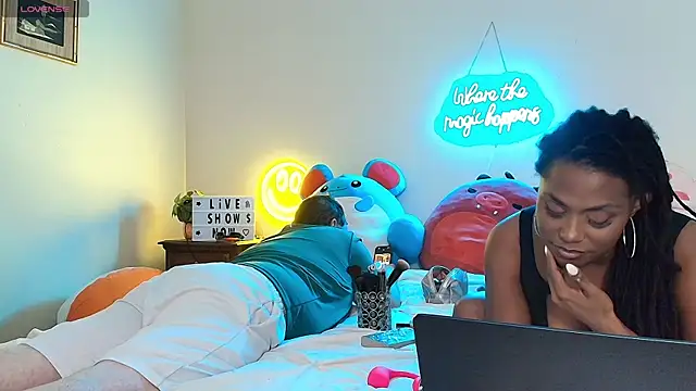 GigiMcFee online show from September 19, 4:11 am