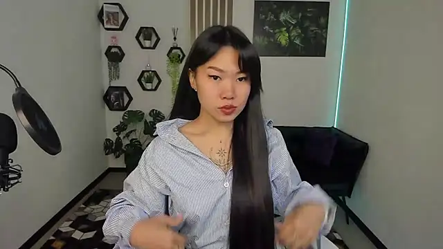 LunaPurrr online show from October 23, 1:00 am