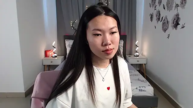 LunaPurrr online show from September 9, 11:26 pm