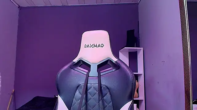 NinaBlazee online show from September 22, 7:23 pm