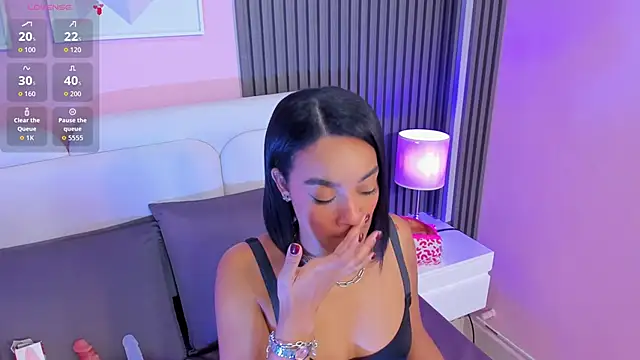 Clawdeen  wolf online show from March 1, 3:50 am