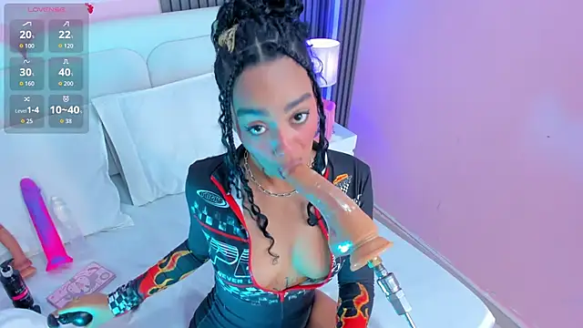 Clawdeen  wolf online show from June 26, 9:16 pm