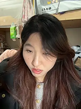 ououlovelove online show from February 8, 4:11 pm