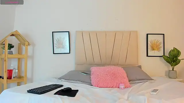  Miaa khalifa  online show from February 23, 1:10 pm