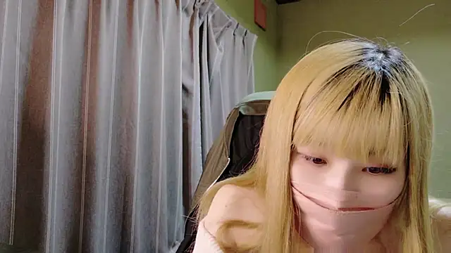 Snapshot of miyu0002 chatting on November 2, 12:19 pm miyu0002 online show from November 2, 12:19 pm