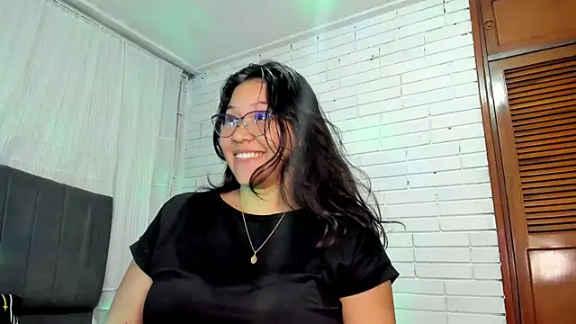 Naia Stant online show from November 11, 1:34 am