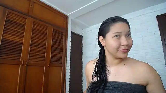 Naia Stant online show from September 28, 7:19 pm