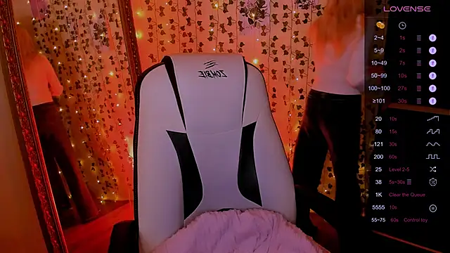 AnyaTaylor  online show from March 26, 2:47 am