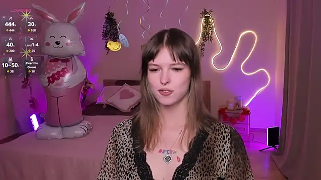 Lisa Blossom online show from April 3, 6:22 am