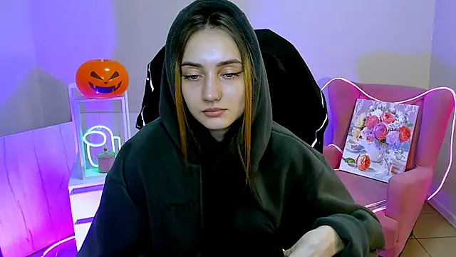 olivianorton online show from October 24, 3:19 pm