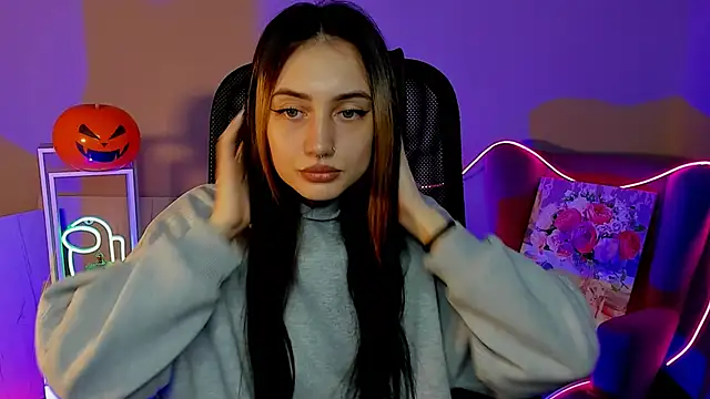 olivianorton online show from October 27, 3:40 pm