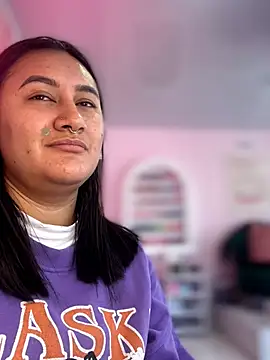 NalaRouge online show from April 22, 1:08 pm