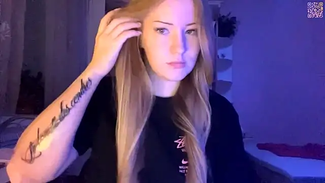 PandaFluff online show from February 11, 7:04 pm