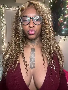 MistiSavannah online show from April 19, 10:59 am