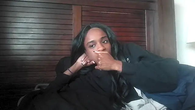 Marlowlovee online show from October 26, 12:28 am