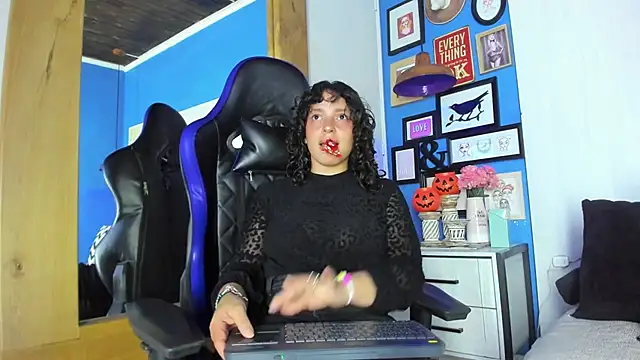 Kyes Dreams3 online show from October 28, 4:07 am