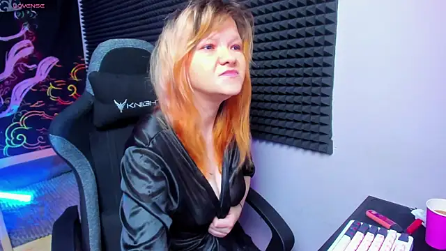 Snapshot of Nora_lovvvv chatting on October 3, 10:09 am Nora lovvvv online show from October 3, 10:09 am