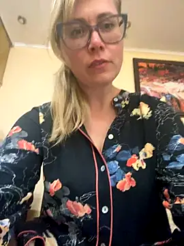 Crystal00Girl online show from September 29, 8:36 pm