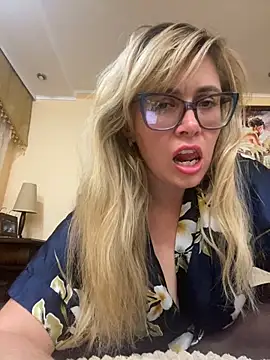 Crystal00Girl online show from September 9, 10:09 pm