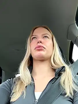 Chloemillerrxx online show from September 13, 2:14 pm