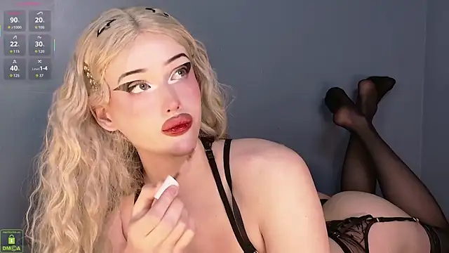 RoxyKyper online show from February 9, 9:50 pm