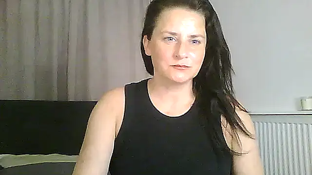 RachVanXX online show from July 10, 9:15 pm