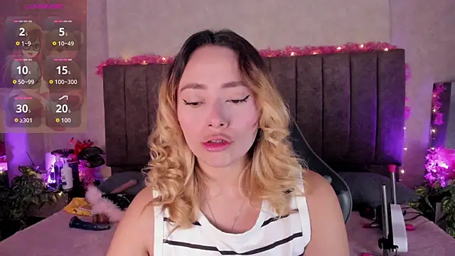 LanaMills  online show from May 28, 4:54 am