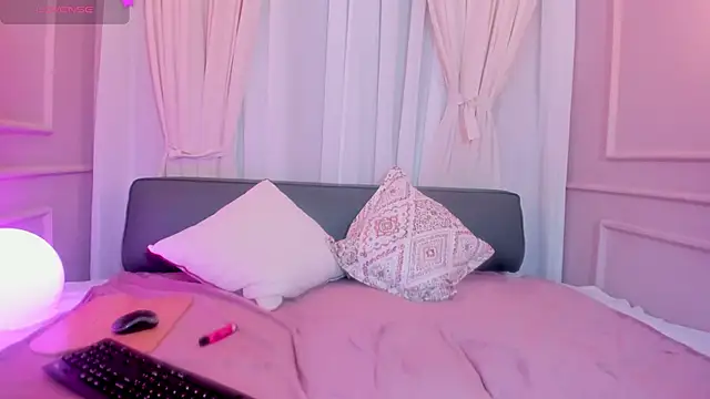 Nahomi key  online show from September 11, 9:04 pm