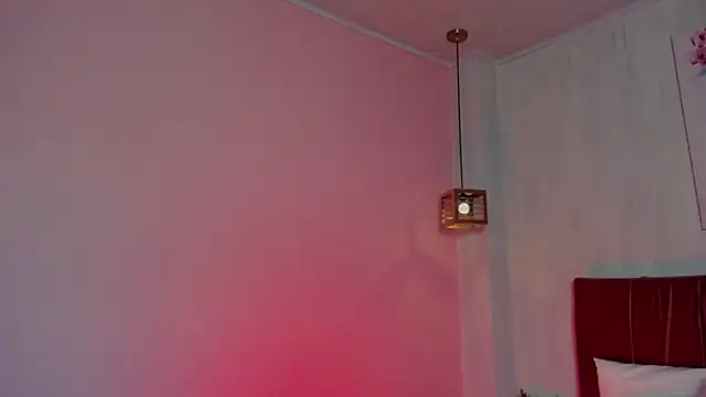 elisabethflores online show from June 18, 8:58 pm