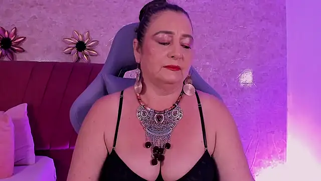 PalomaLombardi online show from January 8, 8:35 pm