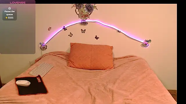 angelyxs online show from September 9, 10:31 pm