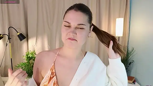 lisabaus online show from September 21, 7:29 am